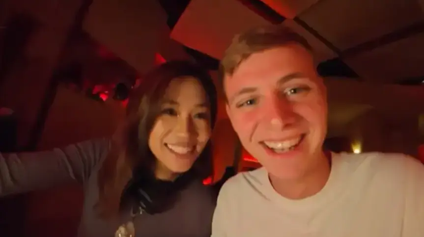 免费看《西安麻辣烫女孩陈雨婷》4K未删减原视频，博主搭讪片段全收录，流畅不卡顿在线播放！
