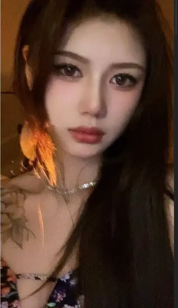 免费在线看《丽枫酒店前台钟佩琪》全季高清视频，了解“女大学生下海”事件，《丽枫酒店前台钟佩琪》无删减资源网盘获取-星辰影院