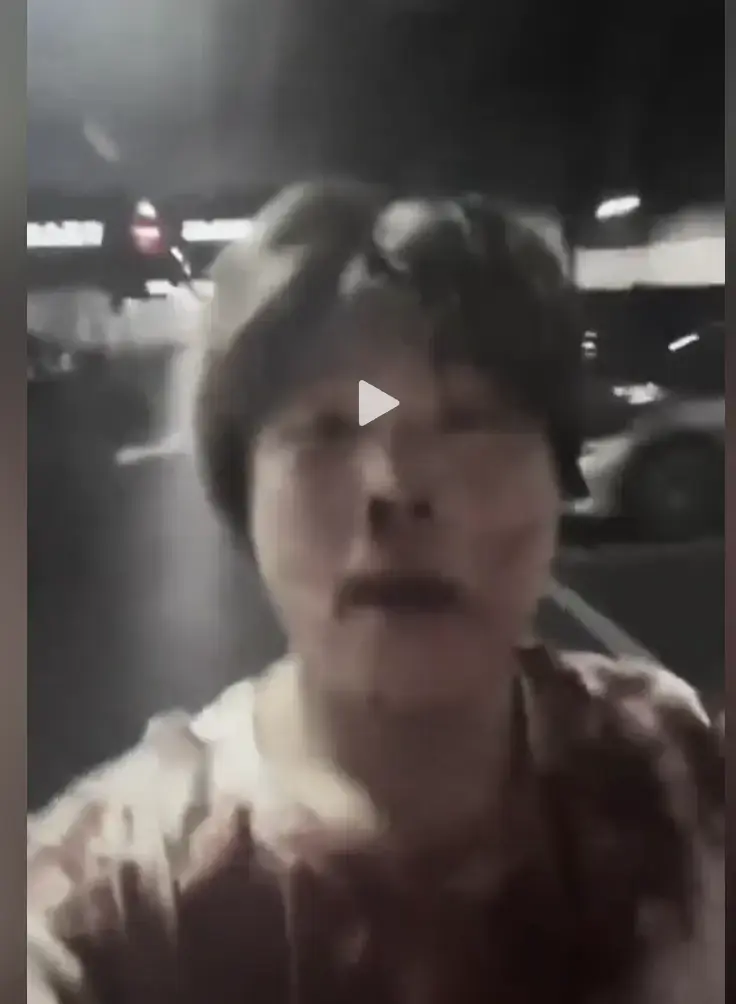 流畅不卡顿免费看《深圳网红赵俊逸被打视频》，深圳网红赵俊逸被打视频事件全情还原，4K超清蓝光版在线与网盘获取
