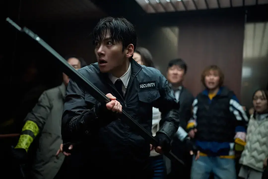 延尚昊执导、全智贤主演2026最新丧尸惊悚片《群体》，动作灾难电影《群体》4K高清全集无删减免费在线观看，无广告网盘资源