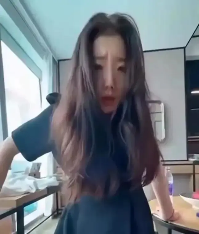 《警花张津瑜》HD高清未删减-警花张津瑜与吕总事件始末聊天记录全截图-修复版免费在线播放支持网盘下载
