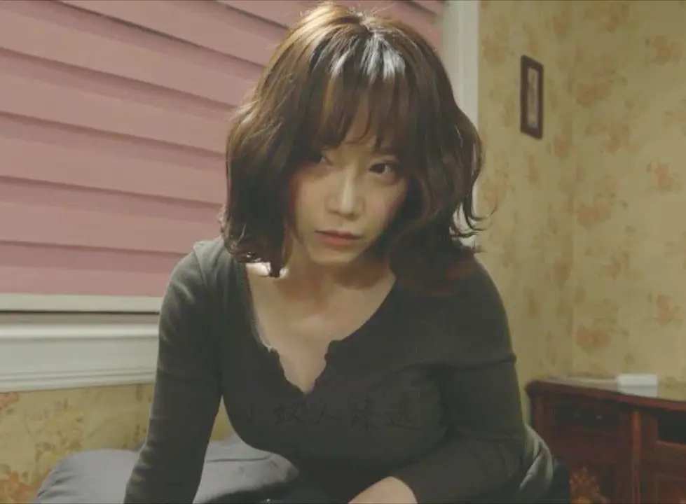 免费在线看《妈妈的朋友 2》全季，1080P高清画质无广告，孤独少年与温柔阿姨碰撞出情感火花，带你领略《妈妈的朋友 2》精彩！