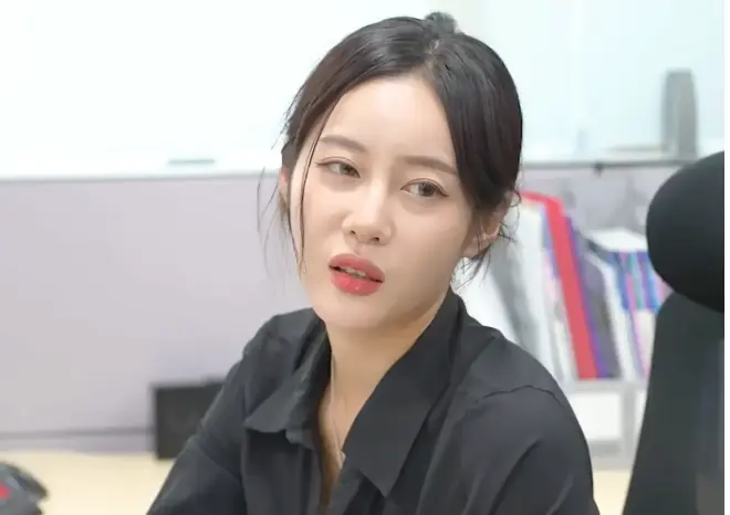 韩国短剧《神奇眼镜》超清未删减在线看，《神奇眼镜》完整版免费资源，一键保存随心畅享-星辰影院