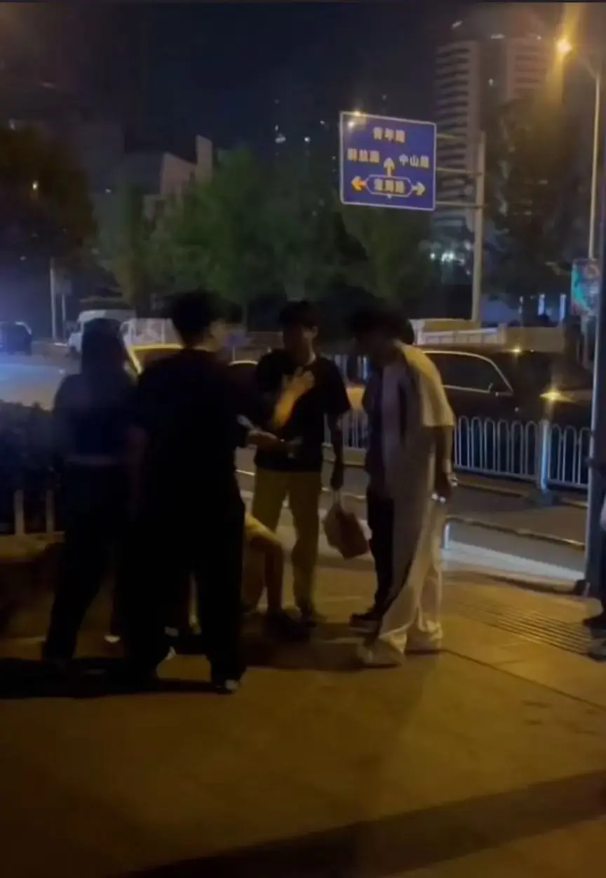 《徐州人打俄罗斯人视频》事件还原HD高清在线观看，徐州人打俄罗斯人事件始末全集纯净极速播放，无广告完整版网盘提取